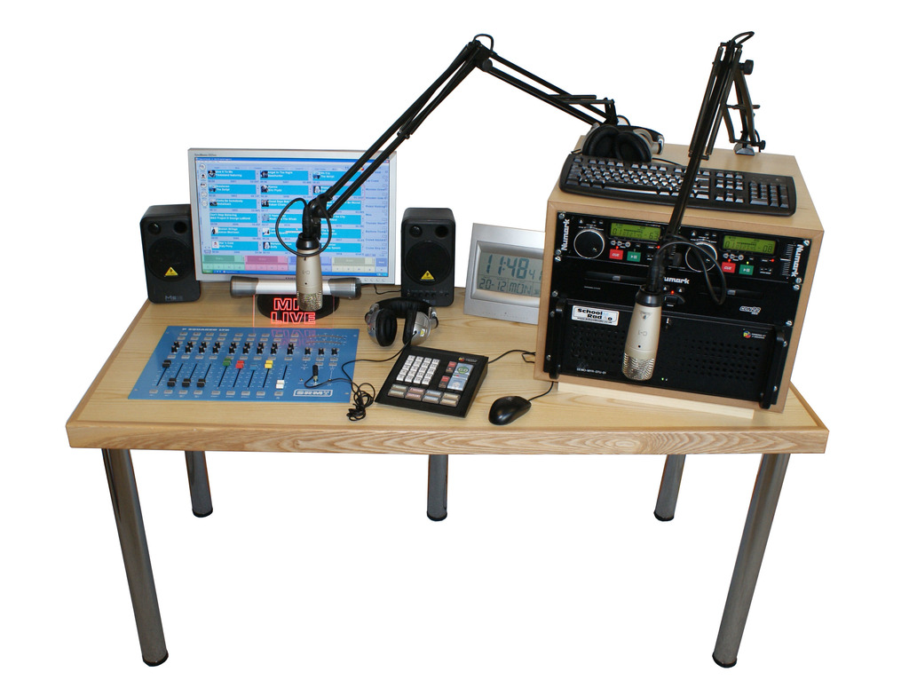 Classic 1 Studio (small-fixed-with-srm-issoloated-large.jpg)